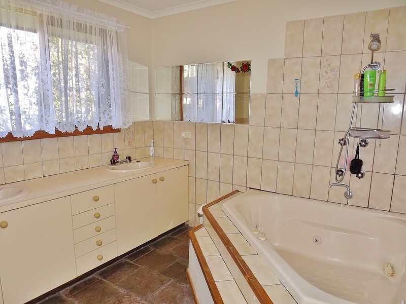 72 Coalville Road, Moe VIC 3825