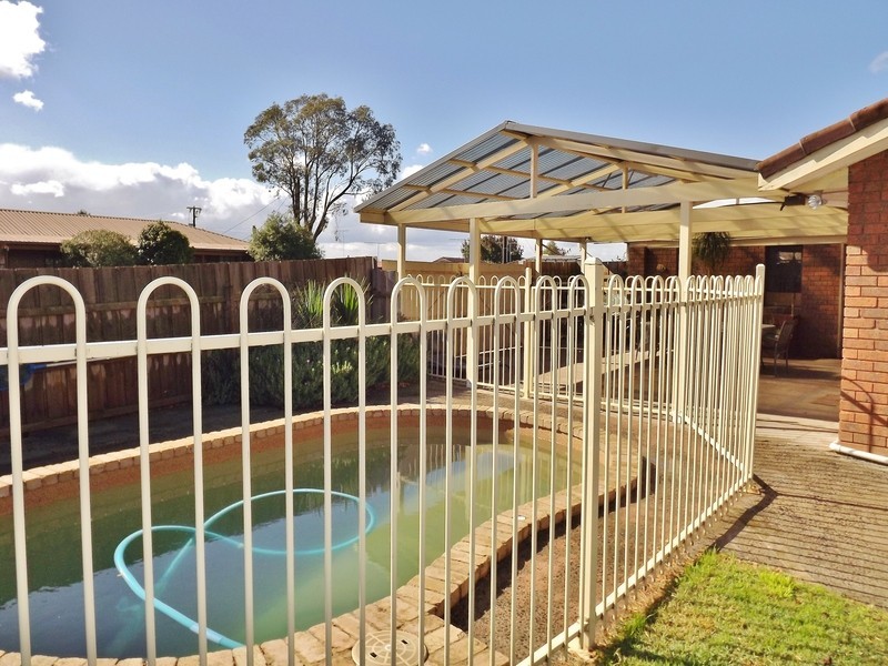 72 Coalville Road, Moe VIC 3825