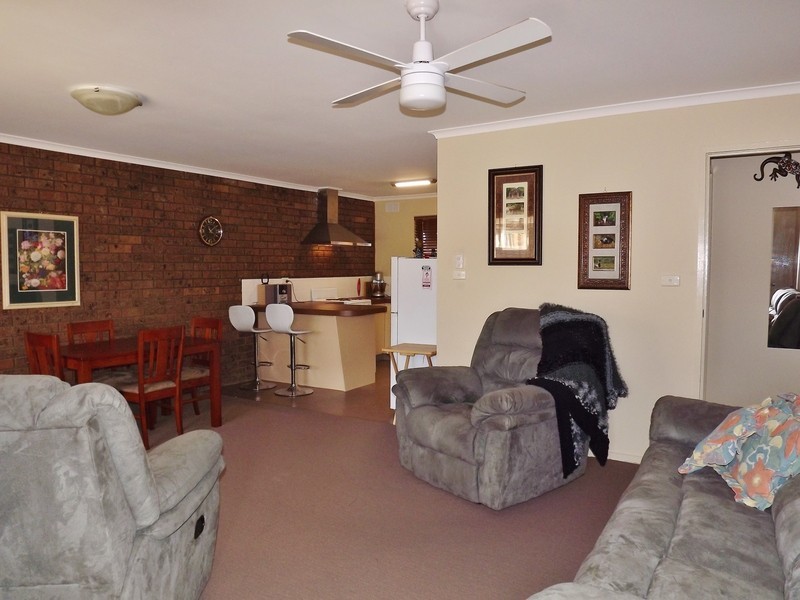 2/2 O’Reilly Court, Moe VIC 3825