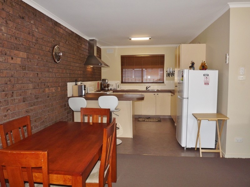 2/2 O’Reilly Court, Moe VIC 3825