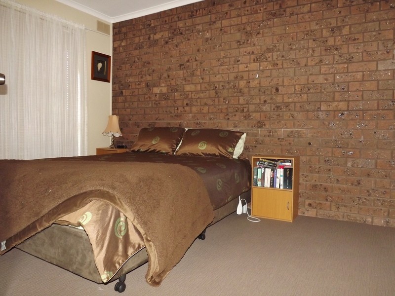 2/2 O’Reilly Court, Moe VIC 3825