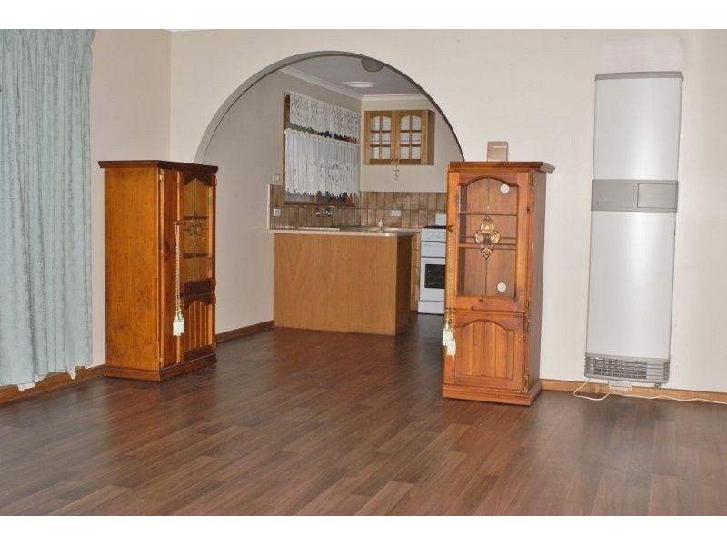 1/36 Ollerton Avenue, Newborough VIC 3825