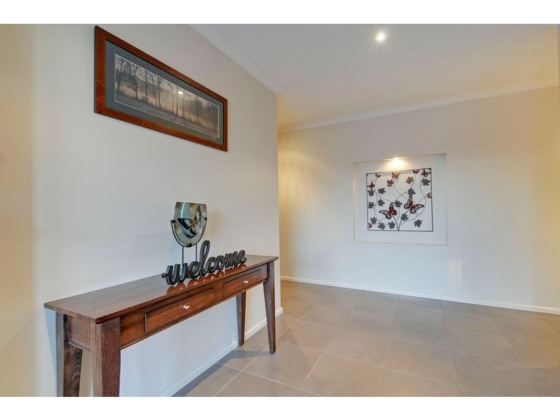 17 -19 Sweetwater Place, Moe VIC 3825