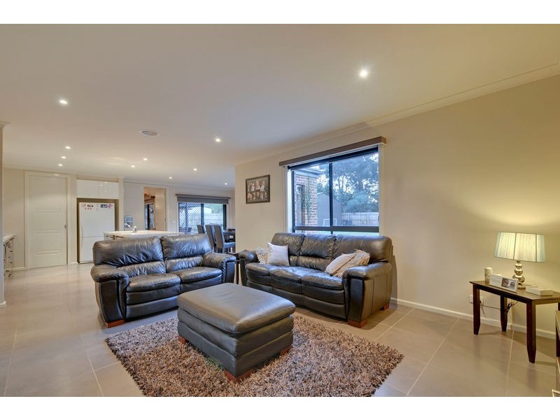 17 -19 Sweetwater Place, Moe VIC 3825