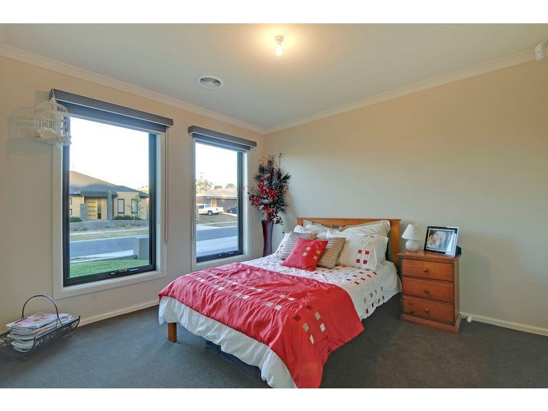 17 -19 Sweetwater Place, Moe VIC 3825