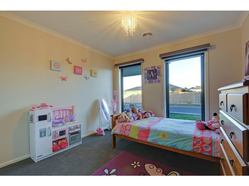 17 -19 Sweetwater Place, Moe VIC 3825