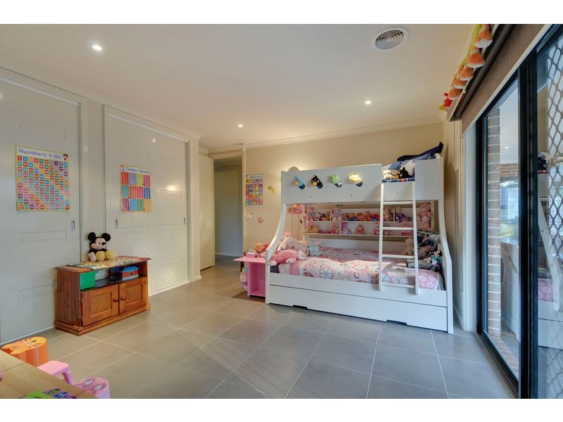 17 -19 Sweetwater Place, Moe VIC 3825