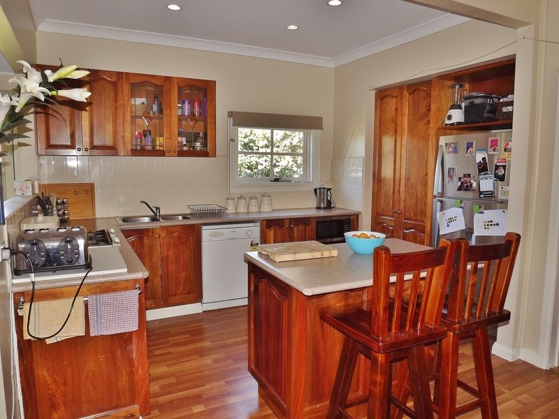 16 Chamberlain Road, Newborough VIC 3825