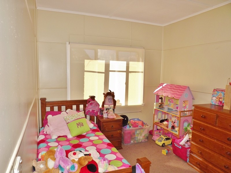 16 Chamberlain Road, Newborough VIC 3825