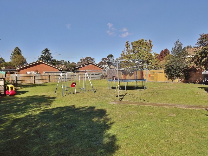 16 Chamberlain Road, Newborough VIC 3825