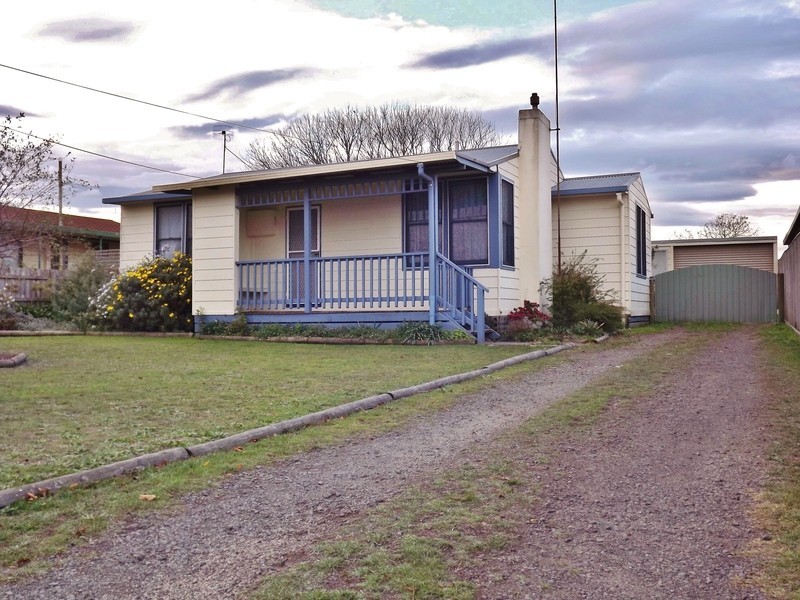 4 Thoresby Street, Newborough VIC 3825