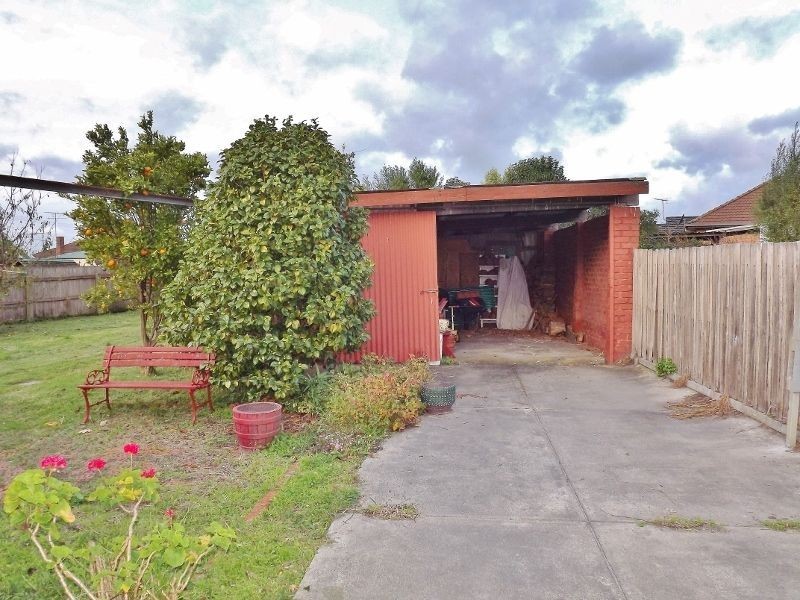17 Watsons Road, Moe VIC 3825