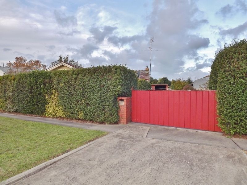 17 Watsons Road, Moe VIC 3825