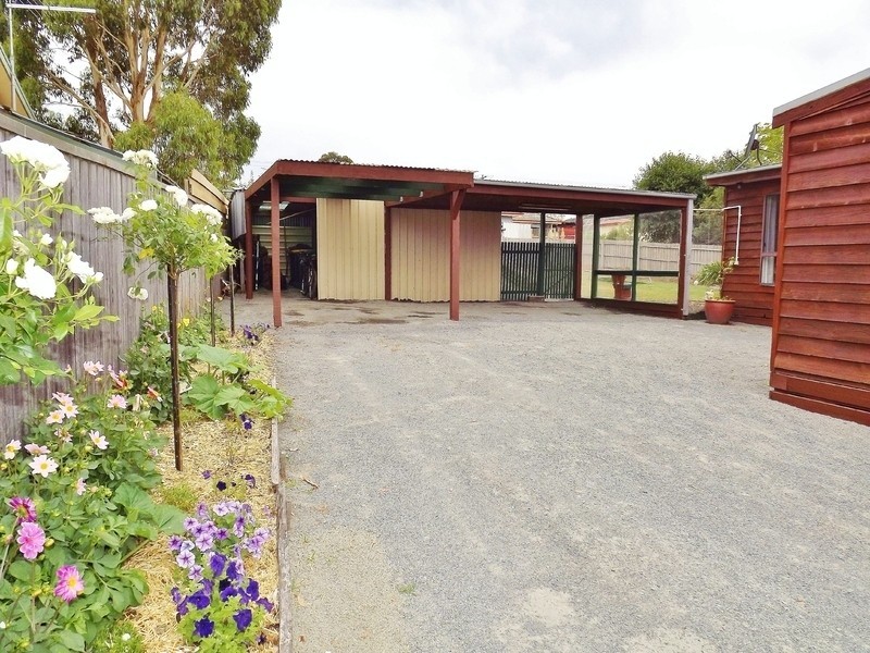 37 Tooronga Road, Willow Grove VIC 3825