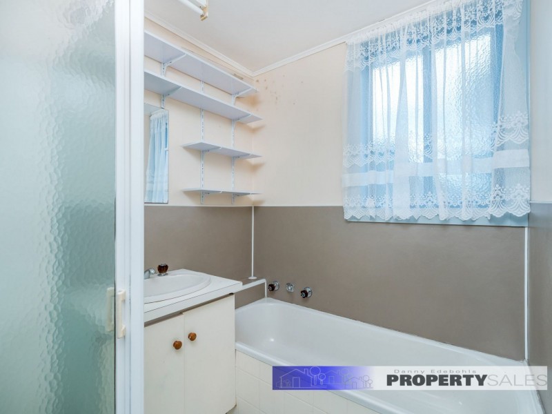 81 Western Avenue, Newborough VIC 3825