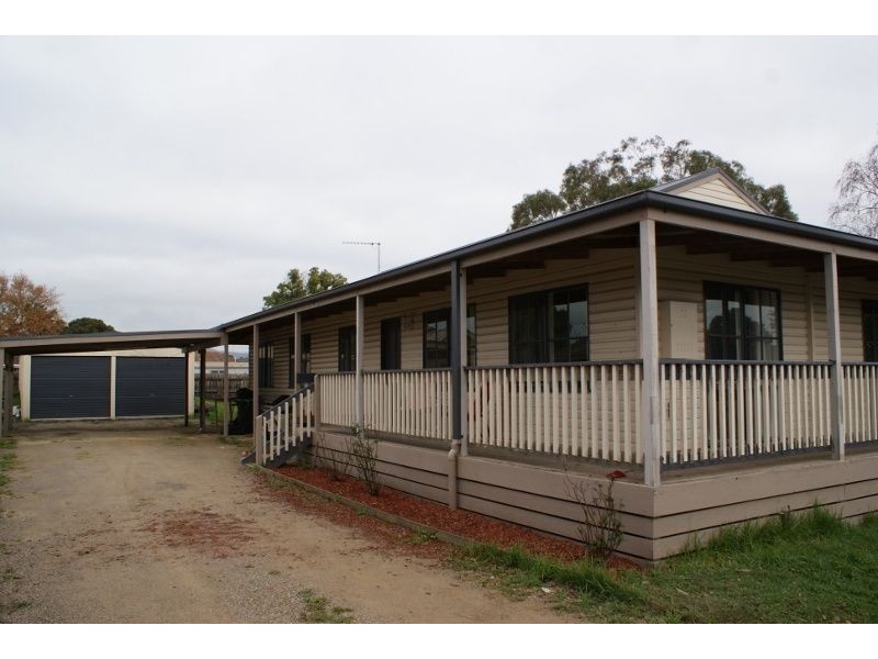 4 Hyland Street, Moe VIC 3825