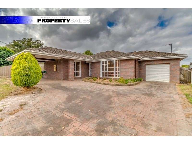 16 Crowe Court, Newborough VIC 3825