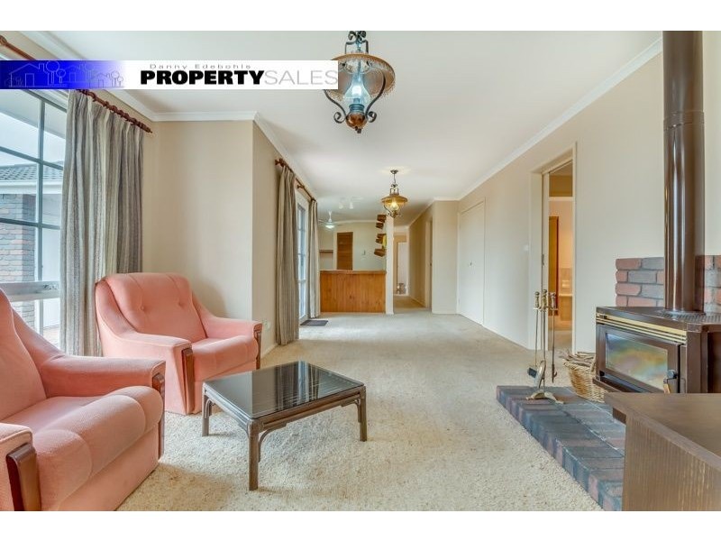 16 Crowe Court, Newborough VIC 3825