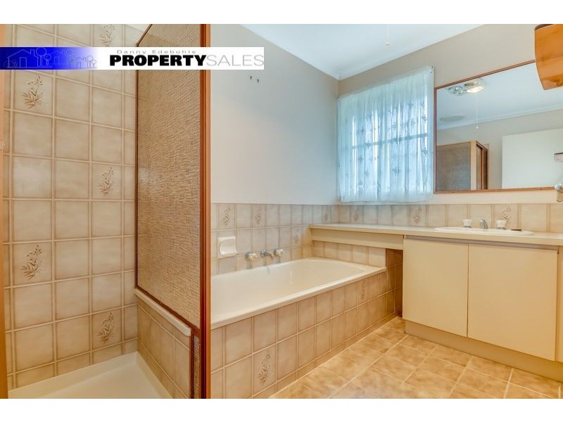 16 Crowe Court, Newborough VIC 3825