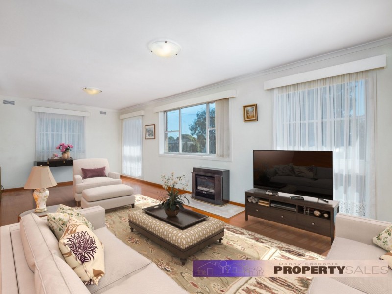 8 Ford Avenue, Newborough VIC 3825