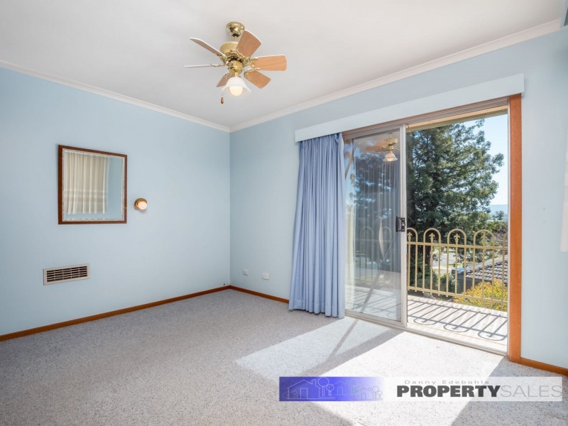 8 Ford Avenue, Newborough VIC 3825