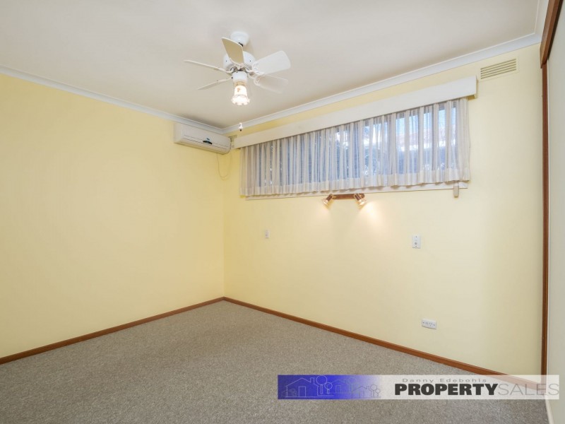 8 Ford Avenue, Newborough VIC 3825