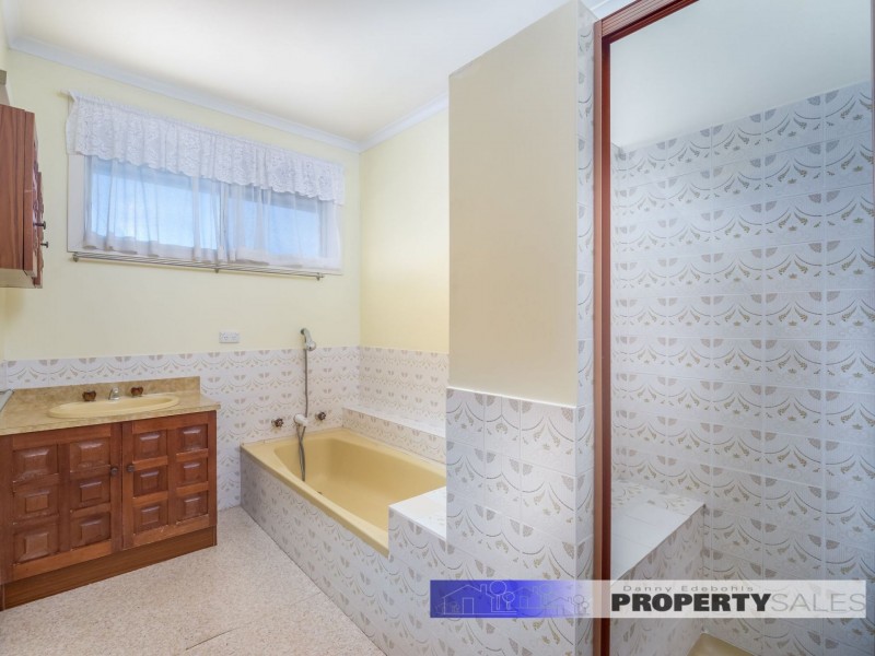 8 Ford Avenue, Newborough VIC 3825