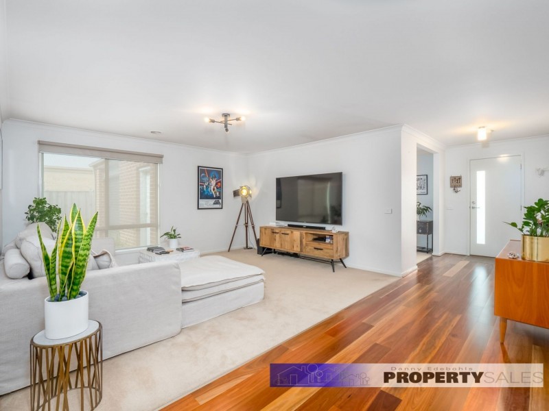 2 Robin Close, Newborough VIC 3825