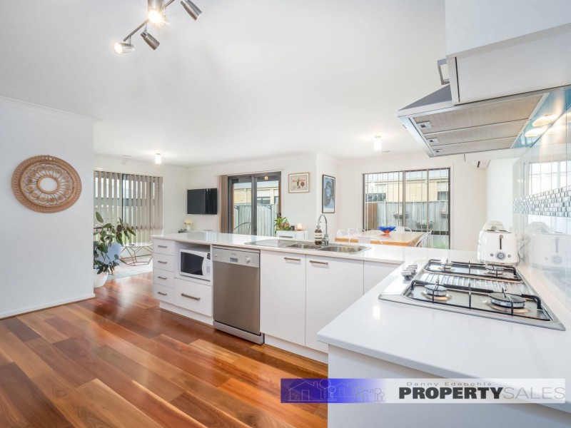 2 Robin Close, Newborough VIC 3825