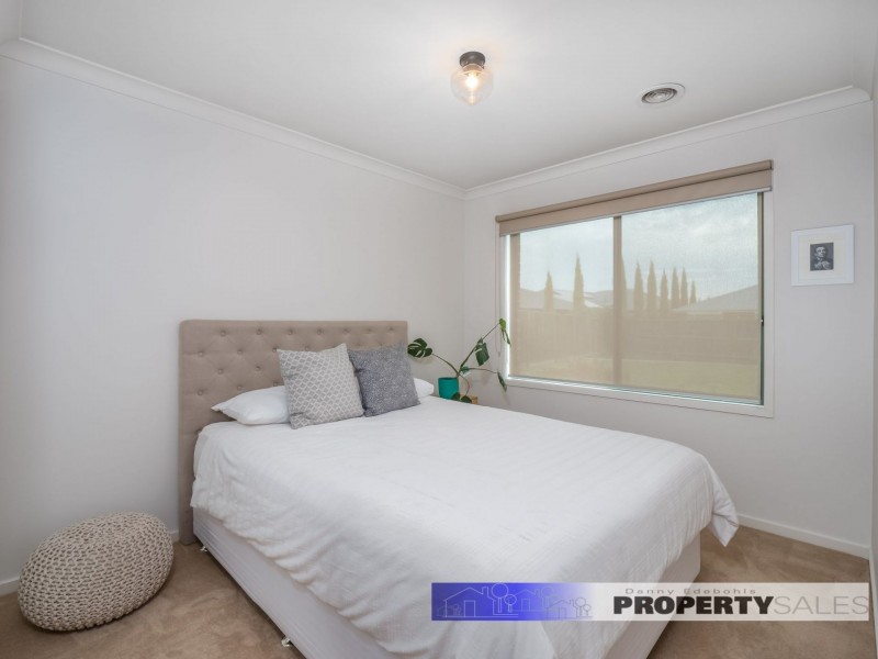 2 Robin Close, Newborough VIC 3825