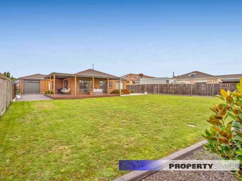 2 Robin Close, Newborough VIC 3825