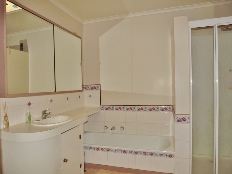 120 Service Road, Moe VIC 3825