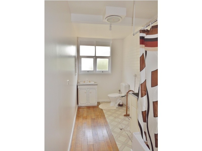 14 Reservoir Road, Moe VIC 3825