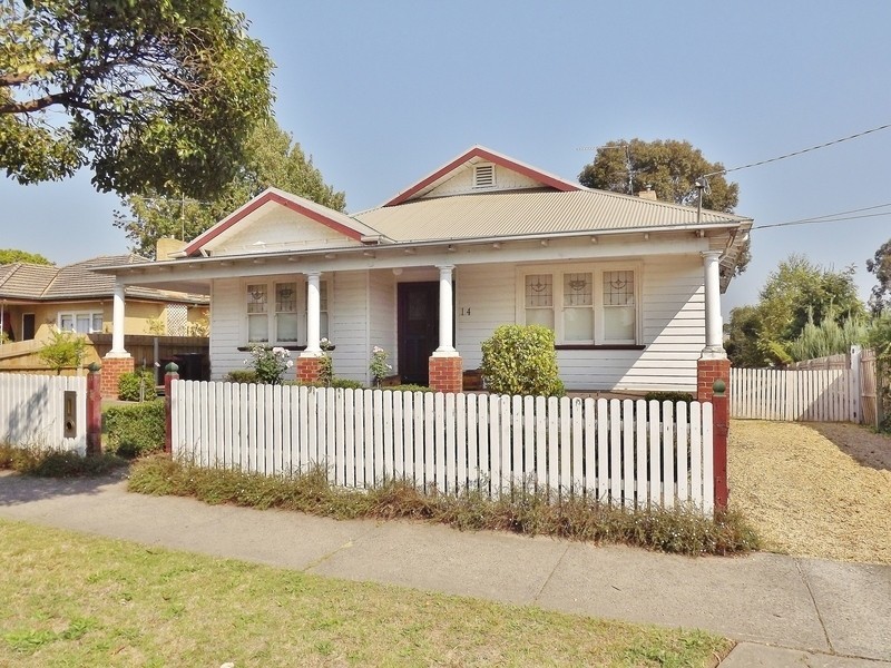 14 Reservoir Road, Moe VIC 3825