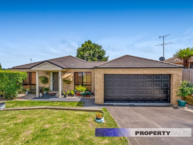 5 Varcoe Court, Newborough VIC 3825