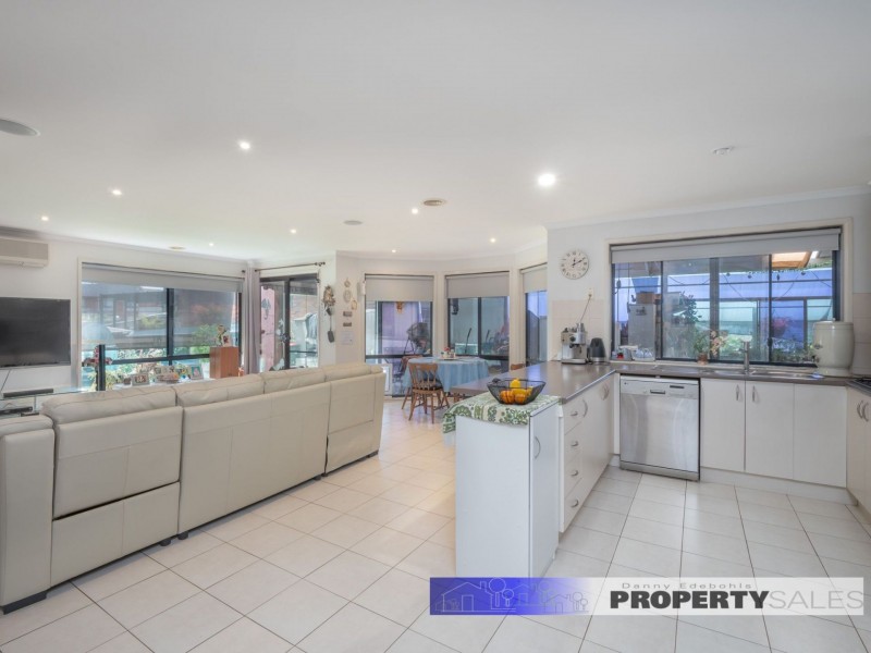 5 Varcoe Court, Newborough VIC 3825