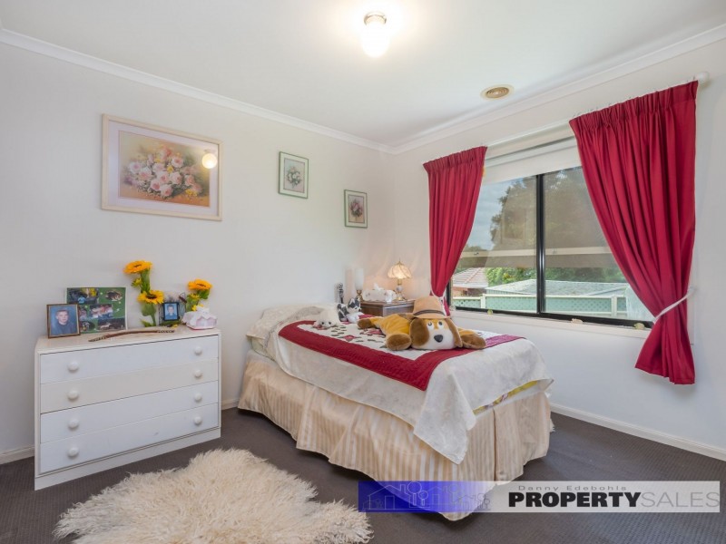 5 Varcoe Court, Newborough VIC 3825