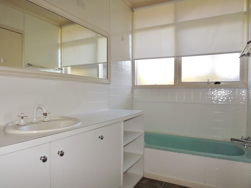 27 Northern Avenue, Newborough VIC 3825