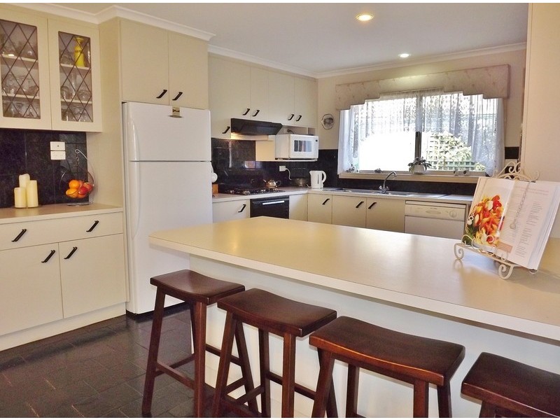 4 Amaroo Way, Newborough VIC 3825