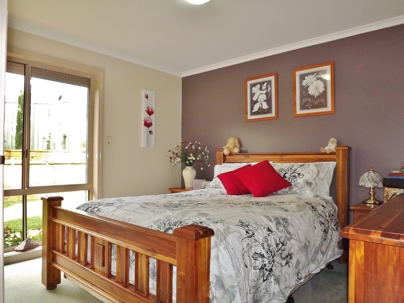 4 Amaroo Way, Newborough VIC 3825