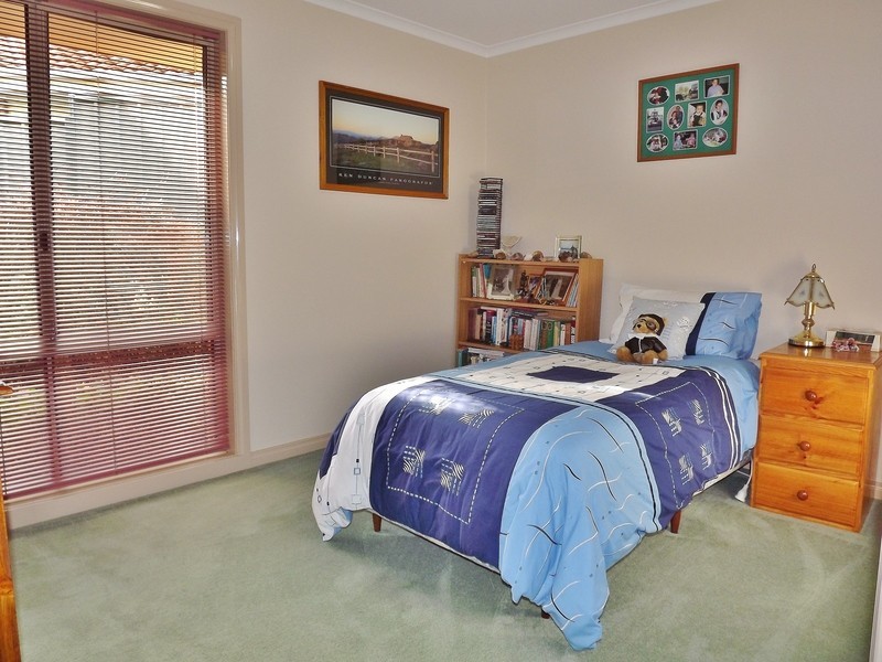 4 Amaroo Way, Newborough VIC 3825
