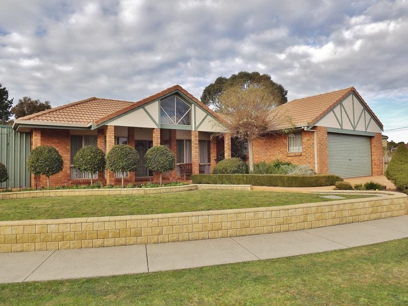 4 Amaroo Way, Newborough VIC 3825