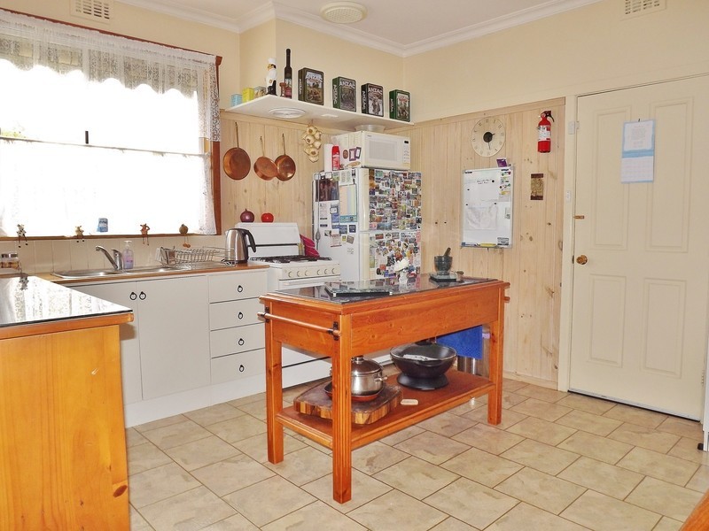 6 Elizabeth Street, Moe VIC 3825