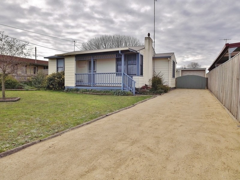 4 Thoresby Street, Newborough VIC 3825