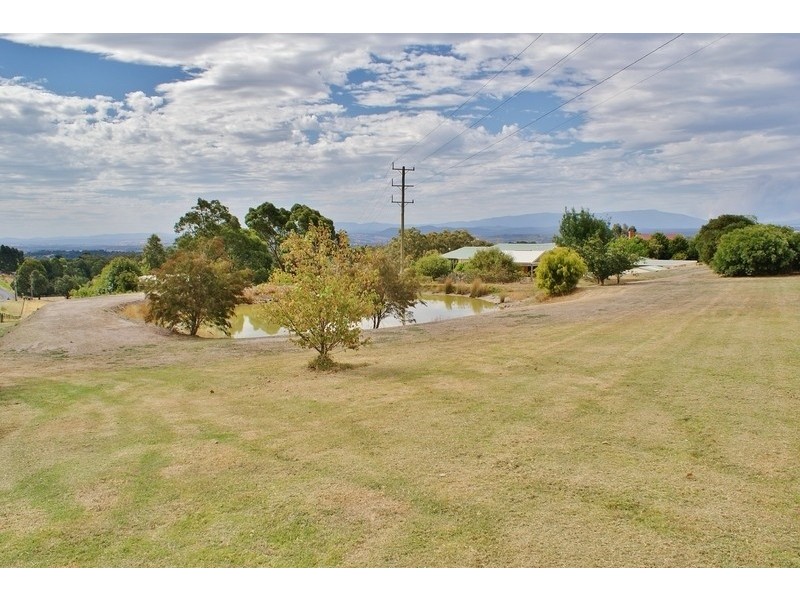 115 McGraths Track, Hernes Oak VIC 3825