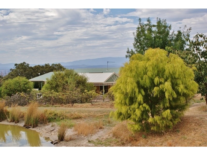 115 McGraths Track, Hernes Oak VIC 3825