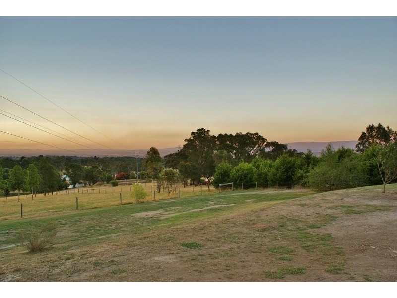 115 McGraths Track, Hernes Oak VIC 3825