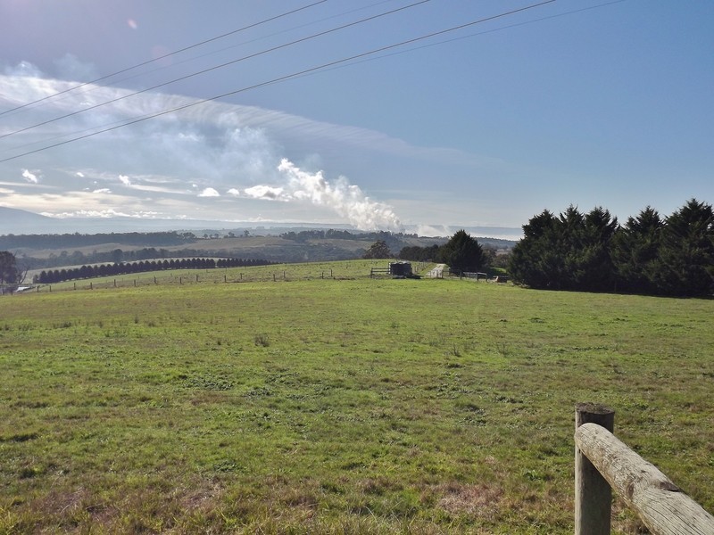 90 McGraths Track, Hernes Oak VIC 3825