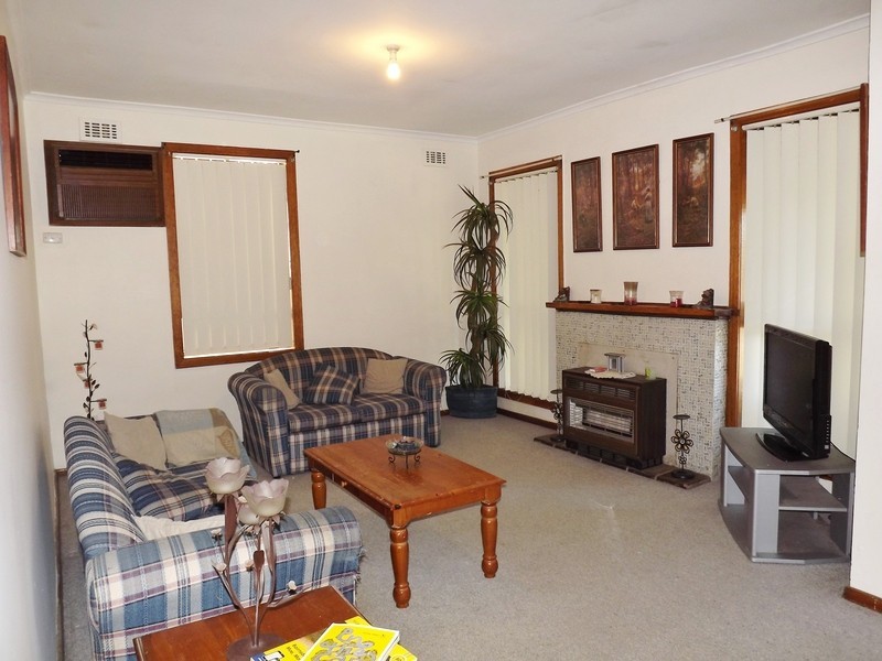 23 Alexander Avenue, Moe VIC 3825