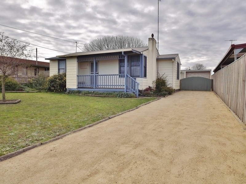 4 Thoresby Street, Newborough VIC 3825